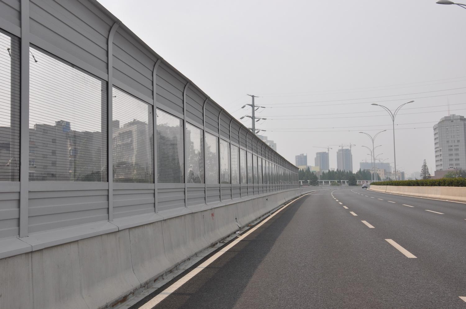 <a href=http://m.wuwudws.cn/news_article?news_id=142>公路聲屏障</a>