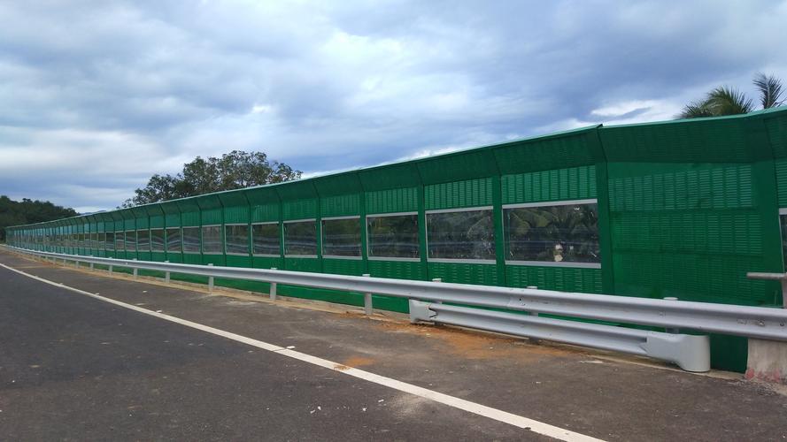 <a href=http://m.wuwudws.cn/news_article?news_id=144>天津道路聲屏障</a>
